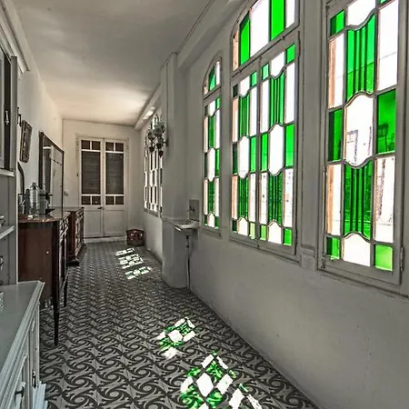 Cal Comabella بالاغوار